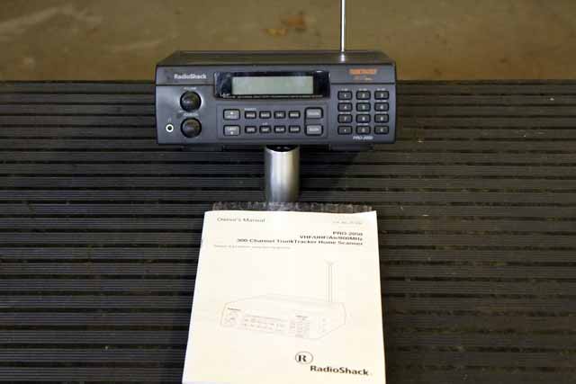 Radio Shack PRO-2050 Scanner with Manual.