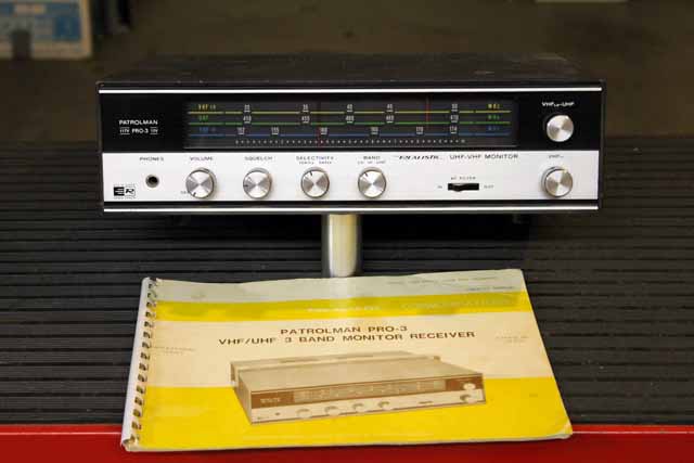 Realistic PRO-3 VHF/UHF Receiver with Manual.